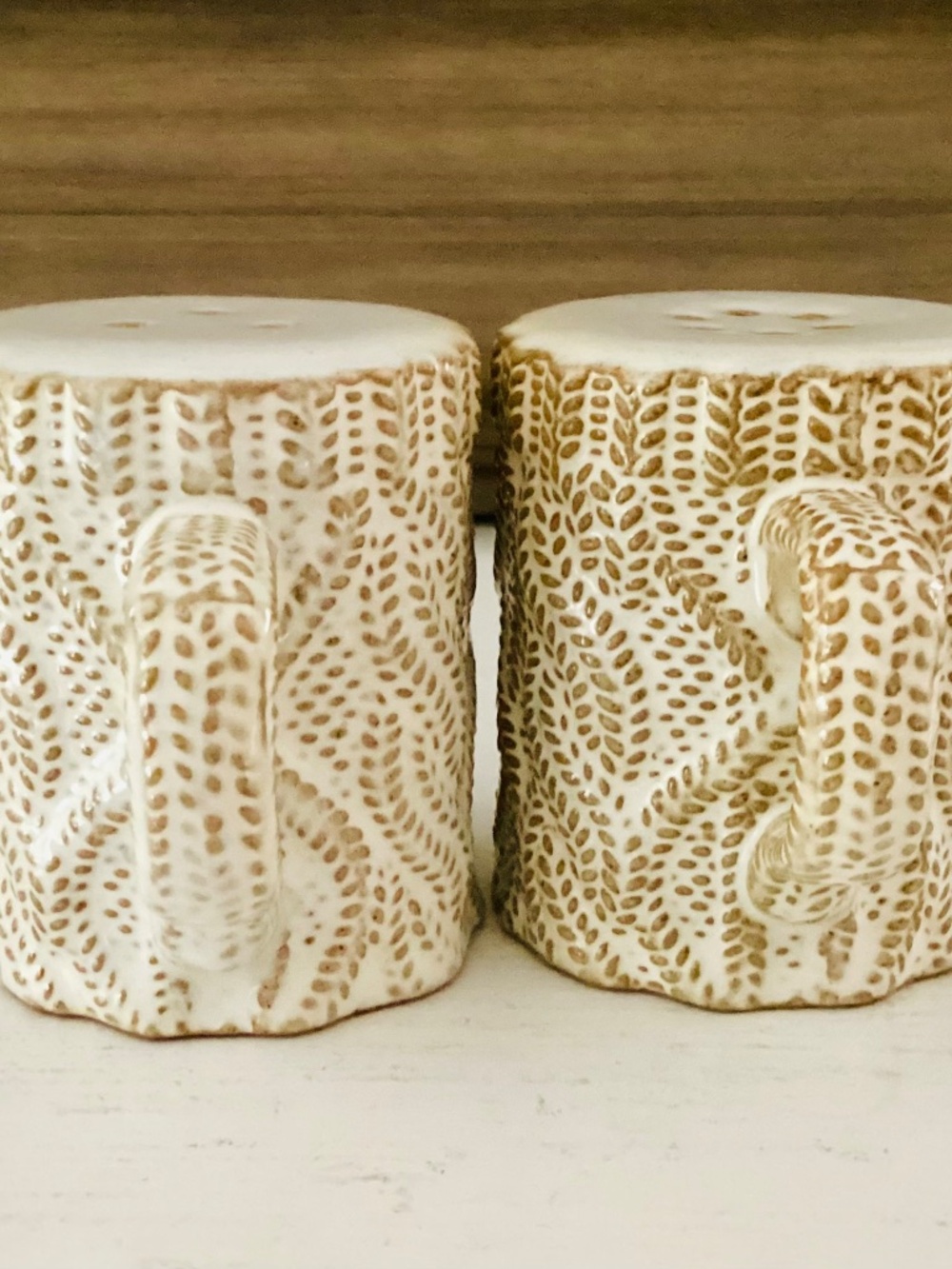 Vtg sweater-textured salt & pepper shakers Set Cream Cable Knit Studio Pottery - Picture 12 of 13